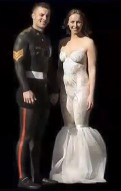 Dvacítka nejšílenějších svatebních šatů všech dob! Tohle byste si nevzali ani na maškarní!