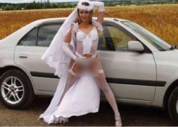 Dvacítka nejšílenějších svatebních šatů všech dob! Tohle byste si nevzali ani na maškarní!