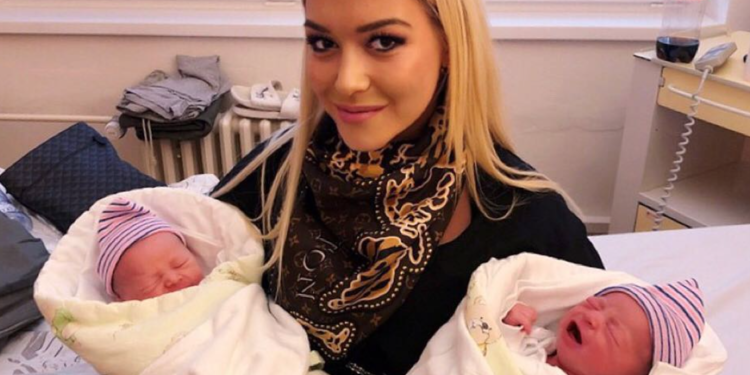 Myslivcová je tetou dvojčat! O dárky nouzi neměla, všechno pro ně dostala