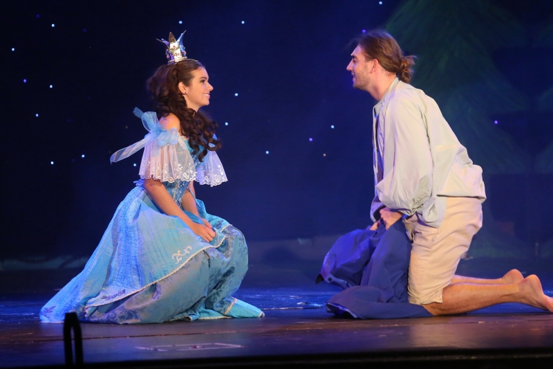 Starý kocour přišel podpořit šéfa myší