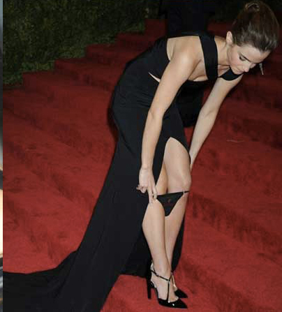8 trapasů, které si Emma Watson za rámeček nedá! Kalhotky a bradavky? Žádný problém!