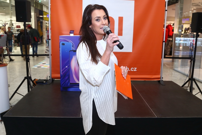 Wow, to je kus! Moderátorka Farářová by z fleku mohla na molo!