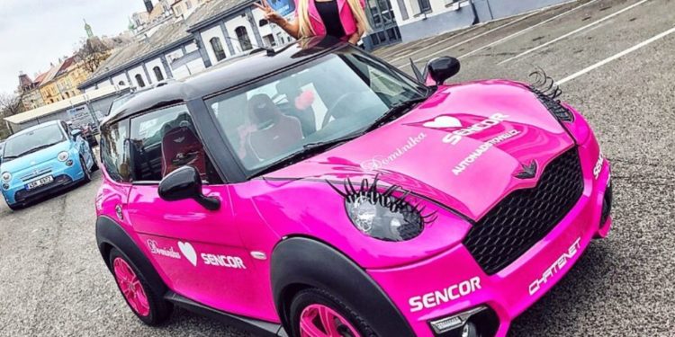 Myslivcová rozdává auto: Pořiďte svým dětem speciální vozítko pro 15leté