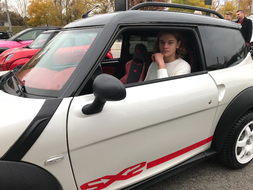 Myslivcová rozdává auto: Pořiďte svým dětem speciální vozítko pro 15leté