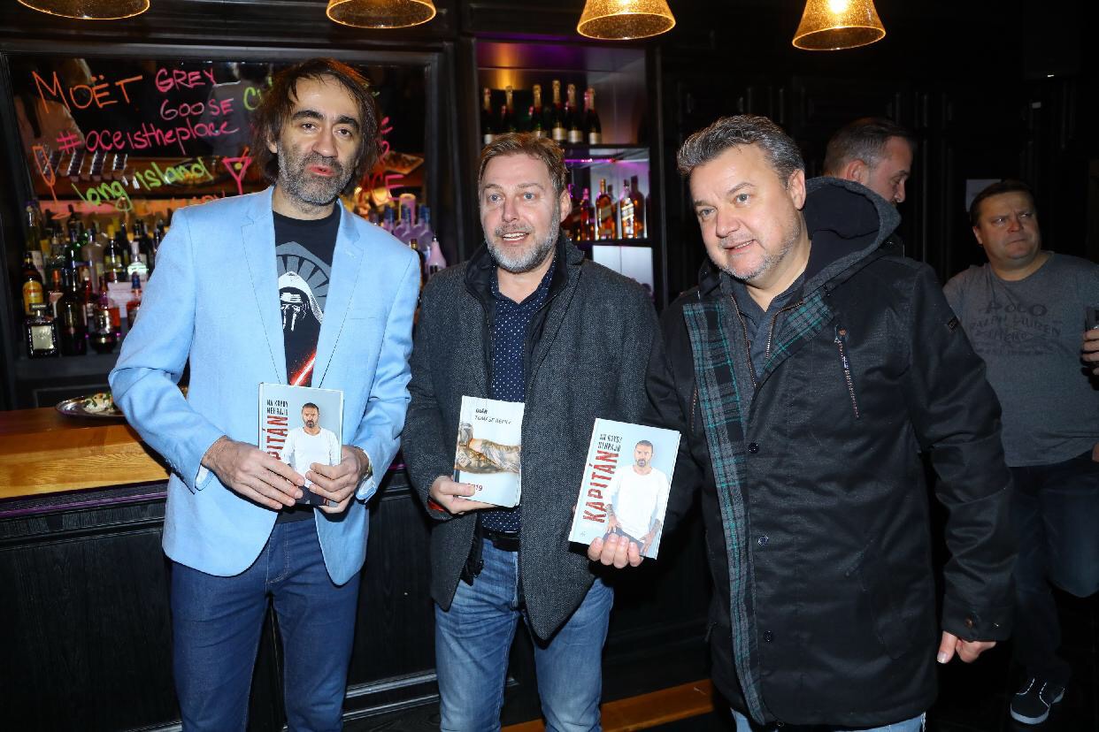 Fotbalová zpověď Tomáše Řepky byla pokřtěna hvězdnými kmotry