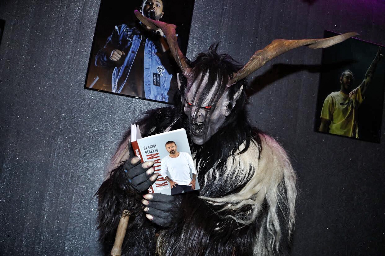 Fotbalová zpověď Tomáše Řepky byla pokřtěna hvězdnými kmotry