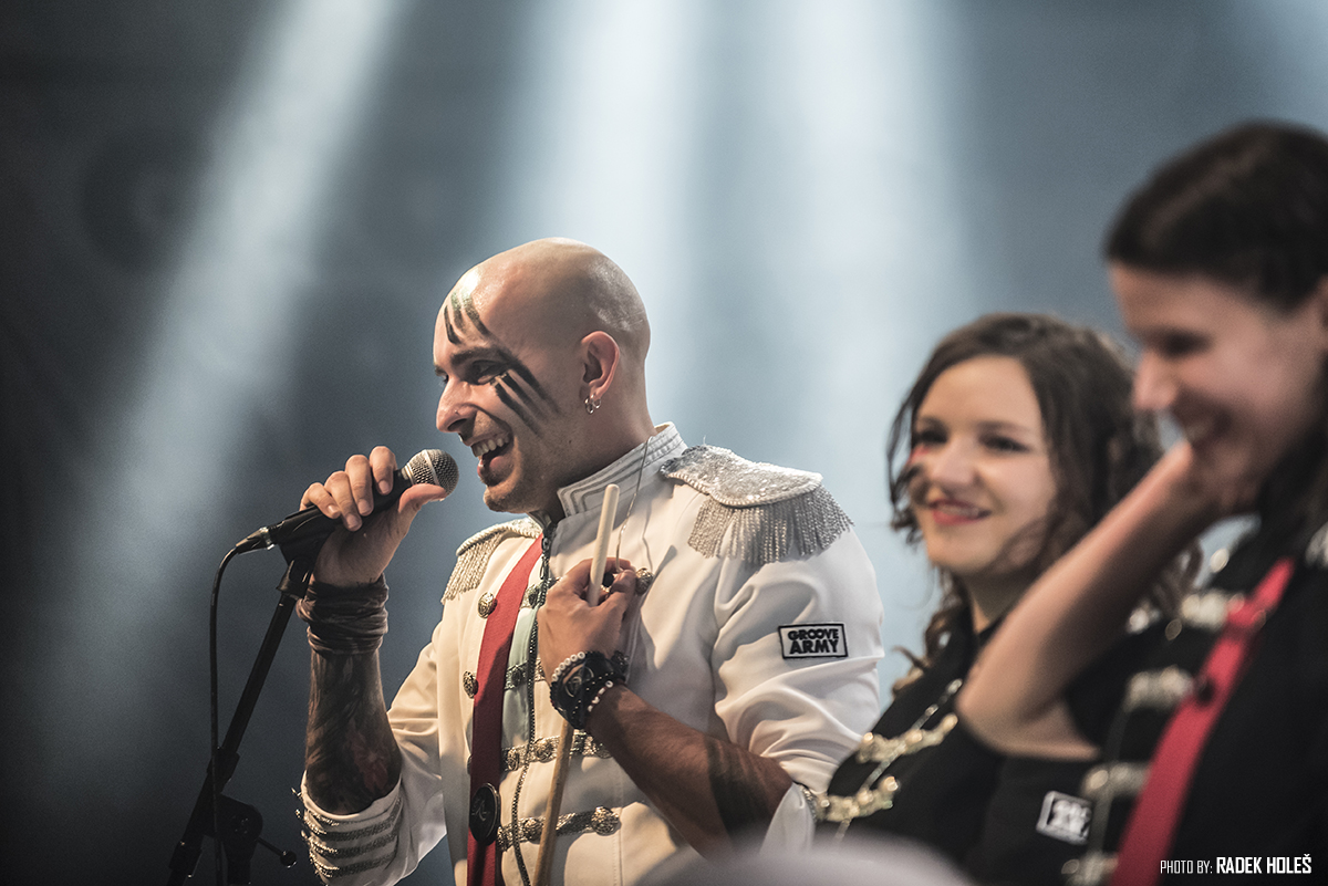 Tokhi se svojí kapelou Groove Army útočí na televizní diváky prostřednictvím soutěže Česko Slovensko má Talent