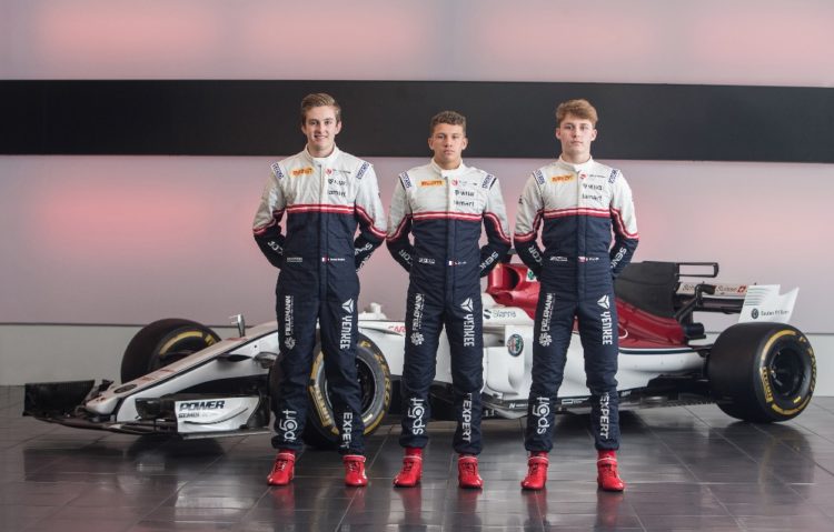 První ostrý start v kokpitu F4: Staněk junior v Dubaji obstál