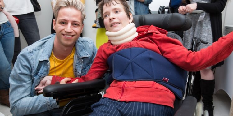 Blonďák Peroutka má novou fanynku