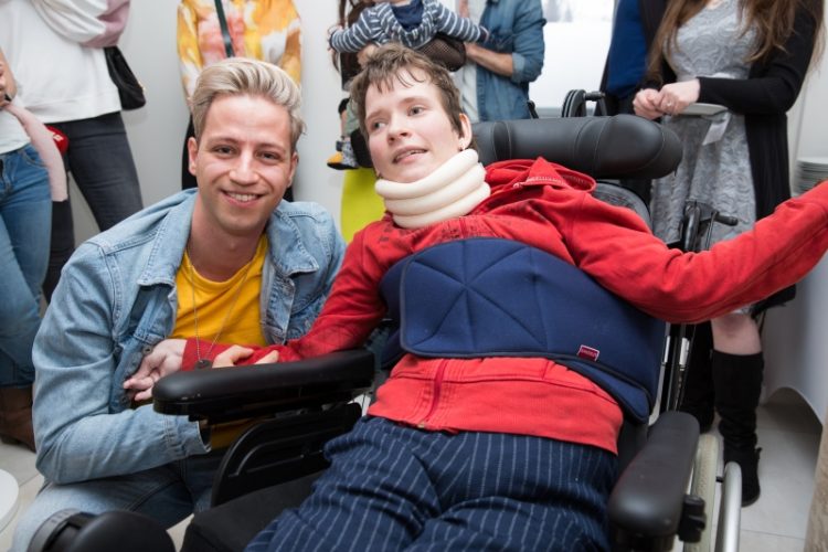 Blonďák Peroutka má novou fanynku