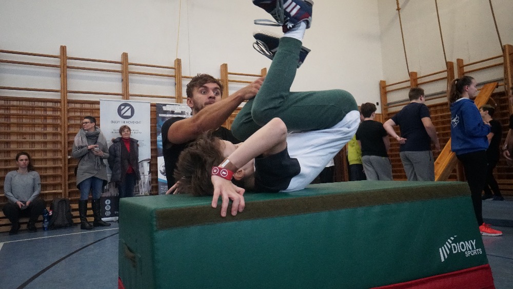 Parkourista Tary plní sny mnoha kluků. Známý youtuber pořádá kurzy i tábor