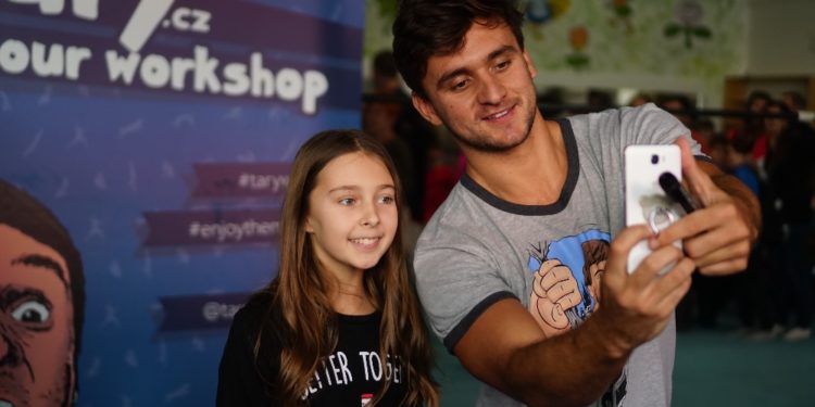 Parkourista Tary plní sny mnoha kluků. Známý youtuber pořádá kurzy i tábor