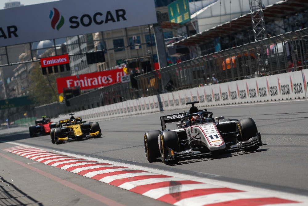 Skvělý Correa! Američan vybojoval pro českou stáj druhé místo v Baku!