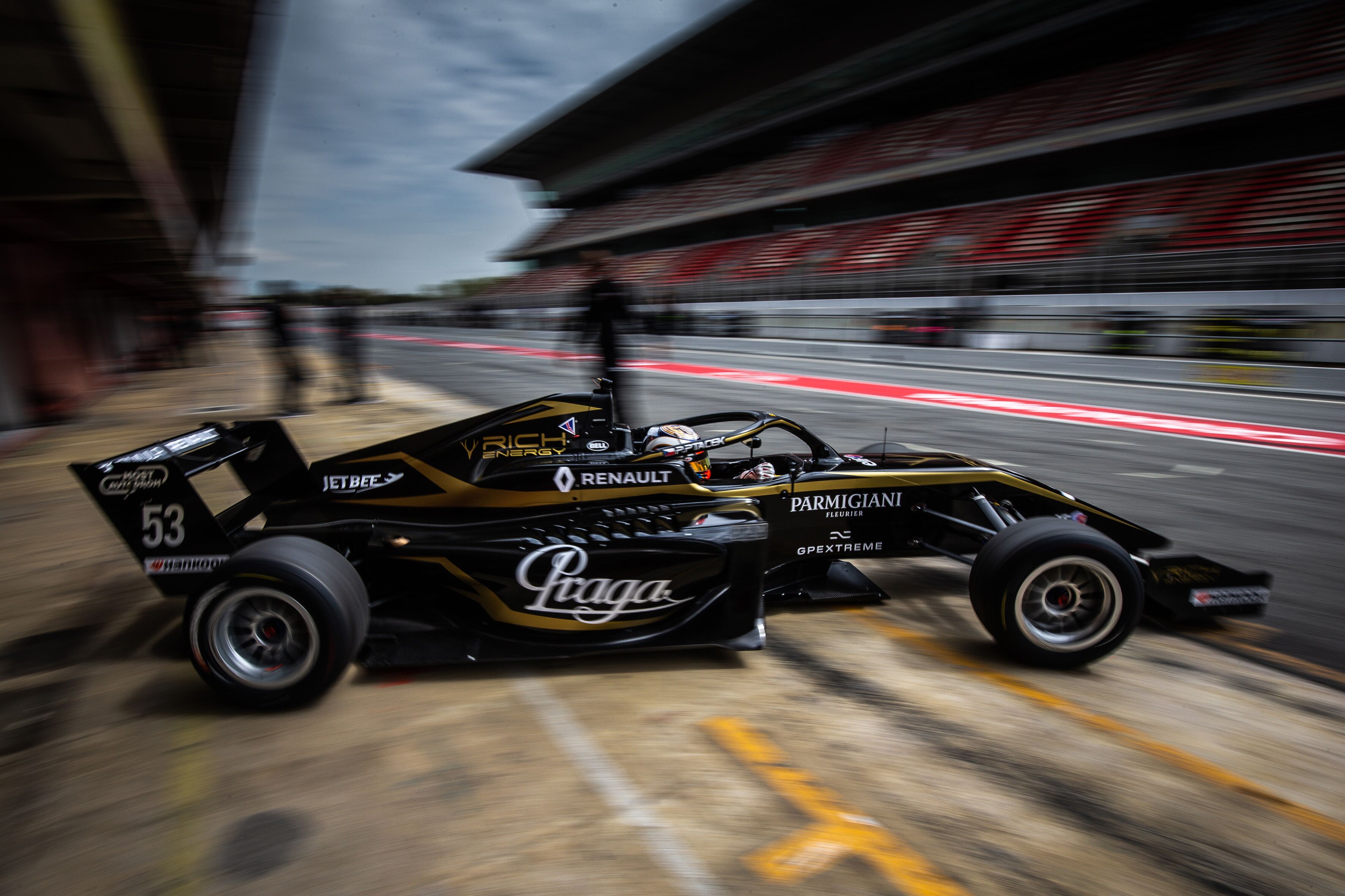 O víkendu začíná Formule Renault: Ptáček junior touží po bodech