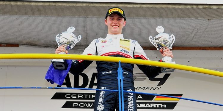 Fantastický víkend v německé F4: 15letý debutant Staněk junior vyhrál a vede šampionát!