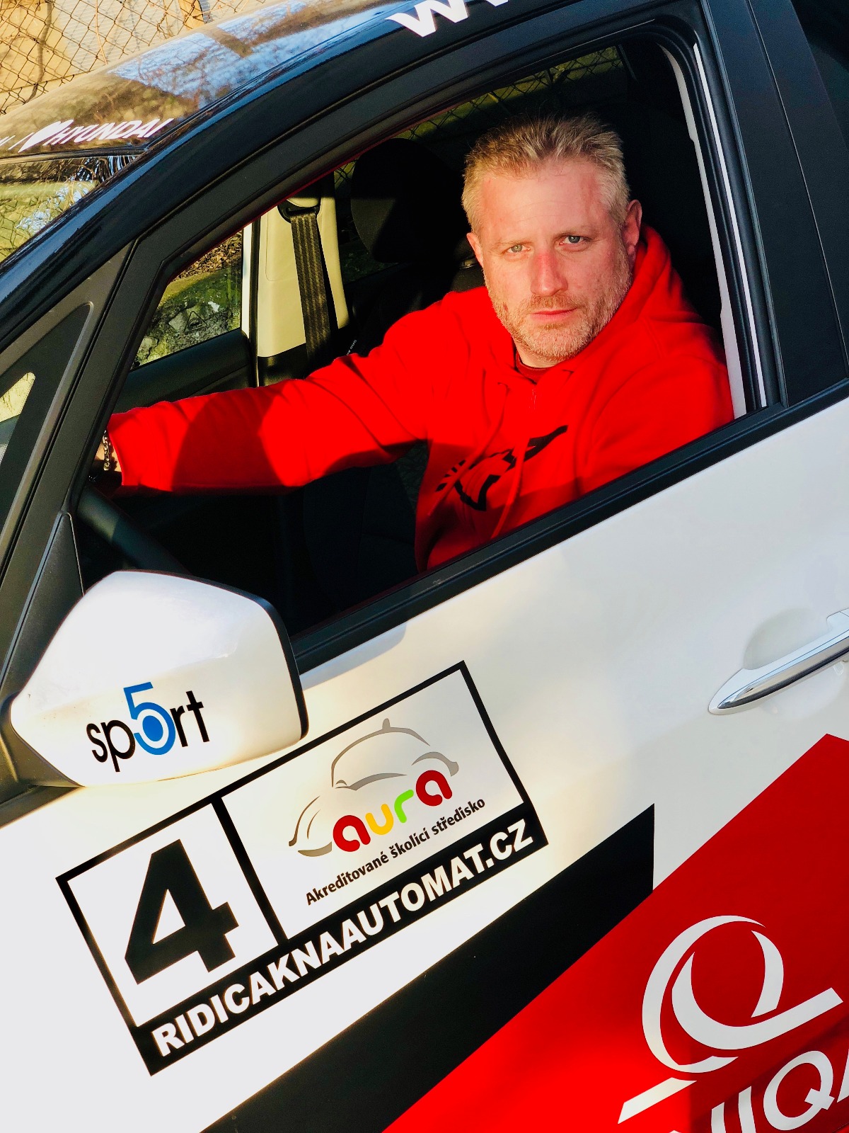 Udělat si řidičák nikdy nebylo tak snadné: Vozy s automatickou převodovkou jsou jistota