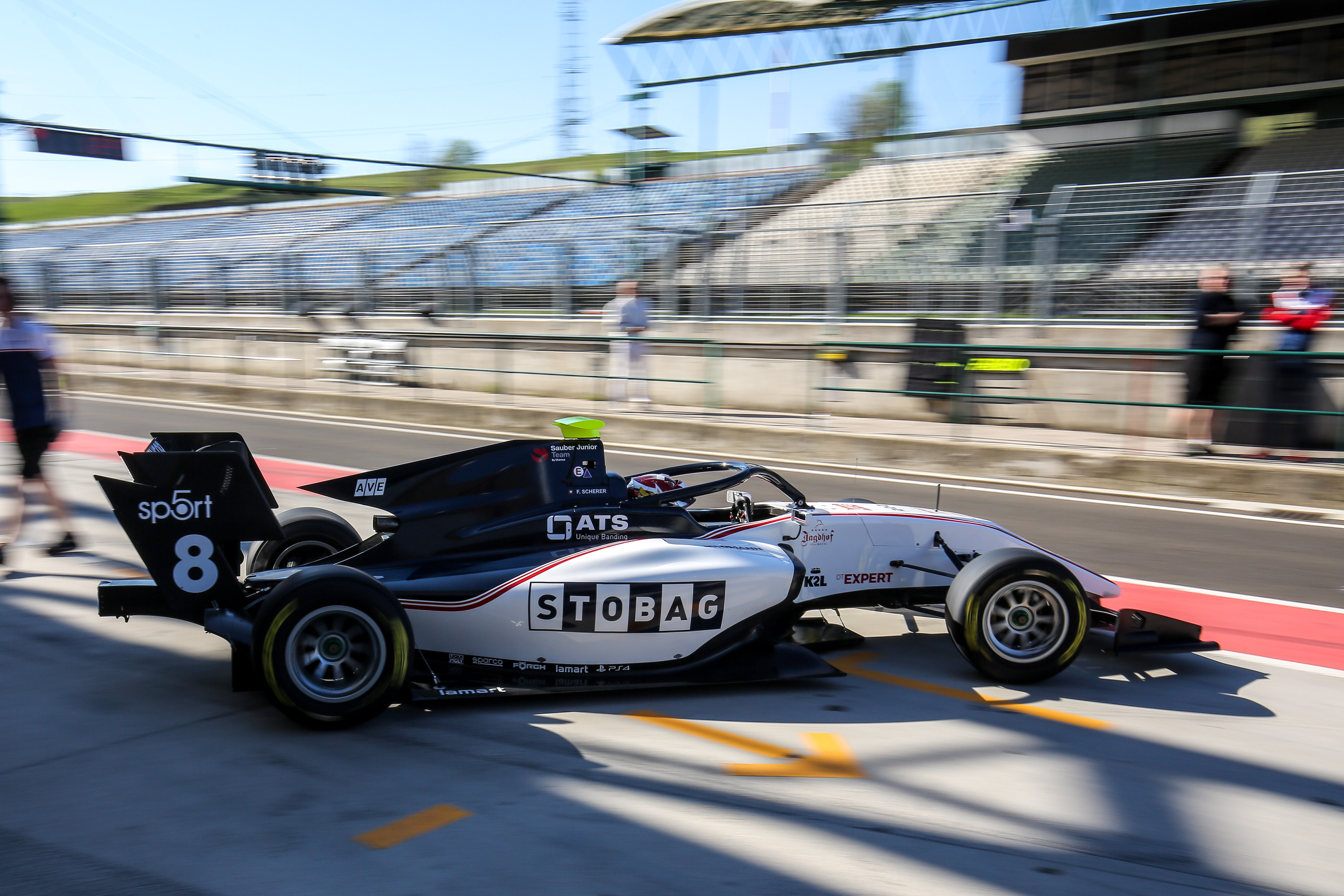 Testy F3 v Maďarsku: Charouzova stáj je připravena na start sezóny