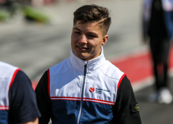 Testy F3 v Maďarsku: Charouzova stáj je připravena na start sezóny