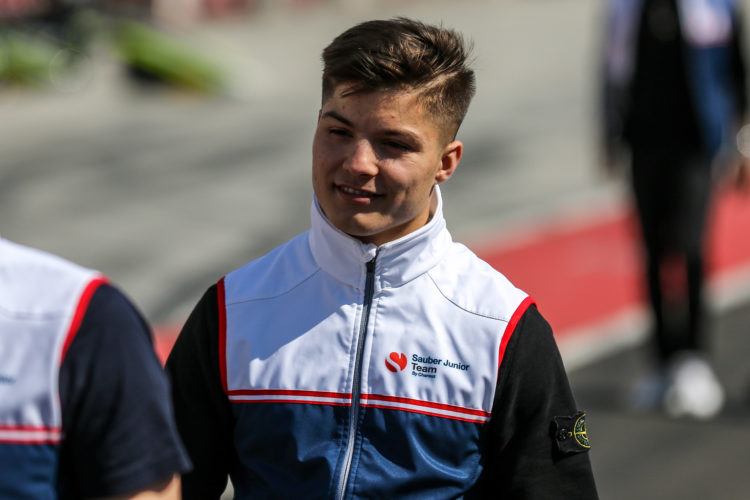 Testy F3 v Maďarsku: Charouzova stáj je připravena na start sezóny