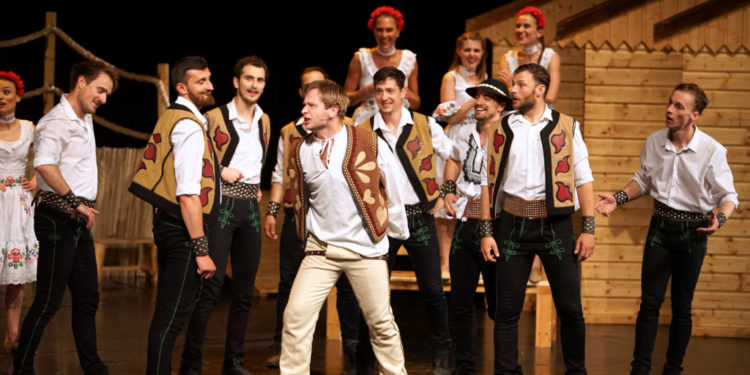 Unikátní muzikál KUBO, aneb Pocta Jozefu Kronerovi uchvátil Prahu i návrhářku Beátu Rajskou!