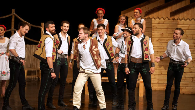 Unikátní muzikál KUBO, aneb Pocta Jozefu Kronerovi uchvátil Prahu i návrhářku Beátu Rajskou!