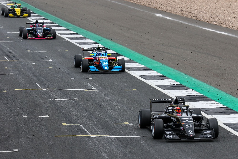 Ptáček junior na Silverstone zaválel, vybojoval své první pódium