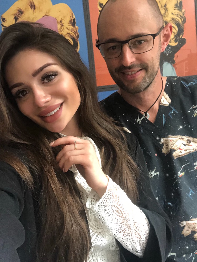 V Česku máte skvělé zubaře, tak si toho važte a nestěžujte si, říká krásná Ukrajinka