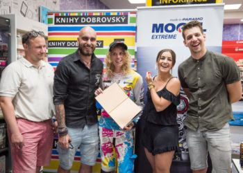 Rallye Dakar: Peklo na zemi, kniha Ollie Roučkové o nejtěžším závodění v jejím životě