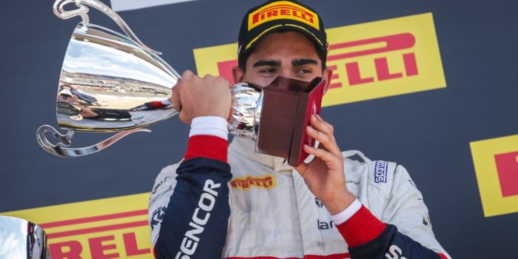 Český tým se vrátil na stupně vítězů: Correa skvěle v šampionátu F2