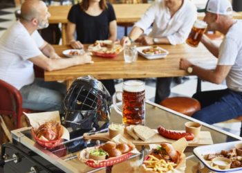 Fandit oblíbenému týmu nebo se s přáteli utkat v kulečníku a stolním fotbale můžete v Mama´s Garden Baru