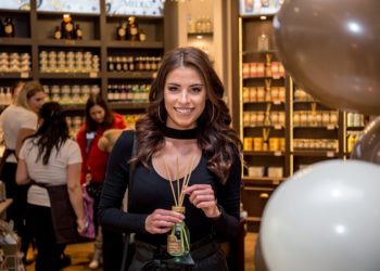 Už smaží řízky! České celebrity letos berou Chorvatsko útokem