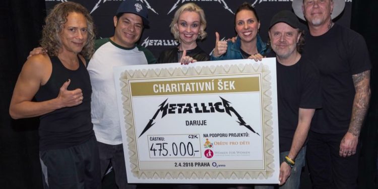 Metallica vyprodala Letňany! Letos opět podpoří Obědy pro děti