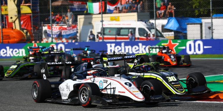 F3 v Monze: Smůla Zendeliho a body pro Scherera