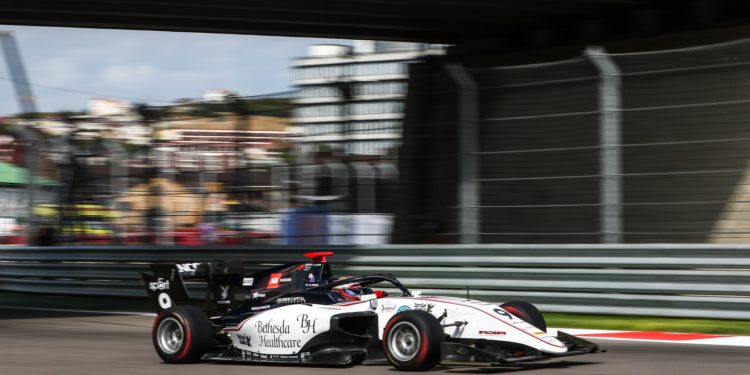 Charouzovi junioři dokončili premiérovou sezónu F3 s Hymanem na bodech