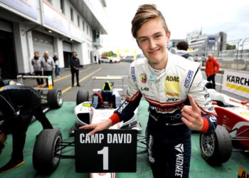 F4 se vrací na Hockenheim: Charouzovi mladíci jsou zatím suverénní