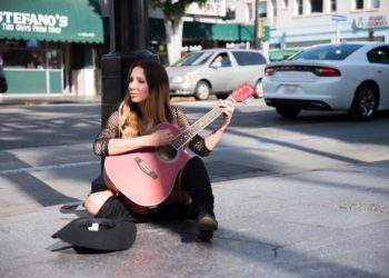 Olga Lounová vydává v Americe druhý singl a plánuje tam koncerty