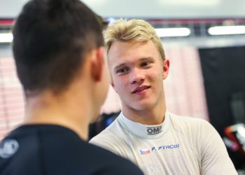 Ptáček junior má za sebou první sezónu ve Formuli Renault