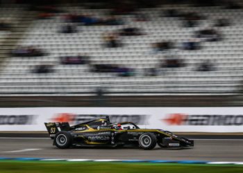 Ptáček se chystá na poslední závod: V Abu Dhabí mu bude pořádně horko