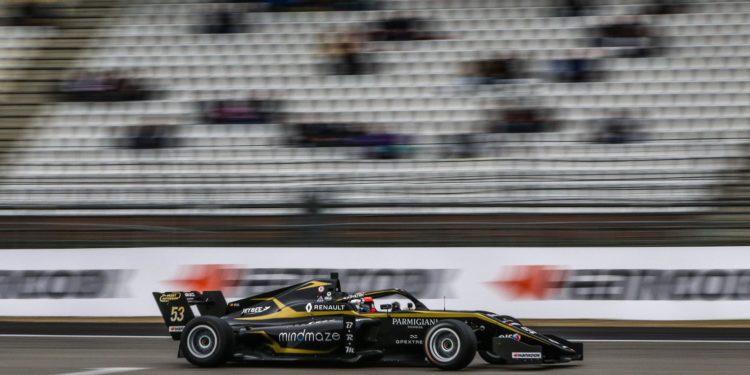 Ptáček se chystá na poslední závod: V Abu Dhabí mu bude pořádně horko