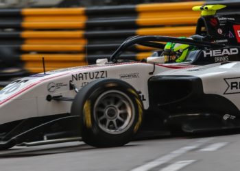 Piquet toho v Praze stihl hodně: České holky, práci i setkání se sponzory