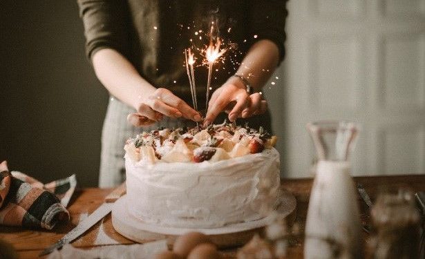 Nová jóga se jmenuje pečení. A prochází láska žaludkem?