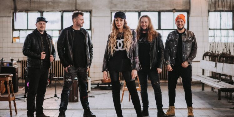 Olga Lounová chystá koncert pro doktory v první linii. Podpořit je můžete i vy