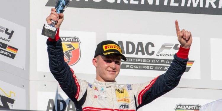 Bravo, Romane!  Staněk zajel v Mostě skvělý čas, překonal i formuli 1