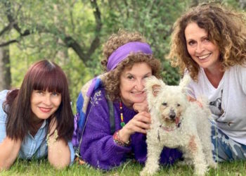 Evu Holubovou dojalo první setkání s filmovou kamarádkou Konvalinkou