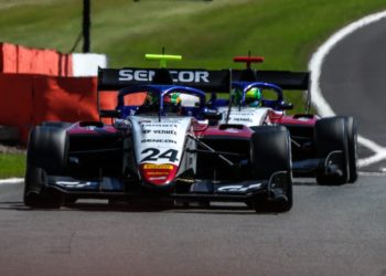 F3 na Silverstone: Fraga má první bod, zlepšení týmu je jasně viditelné