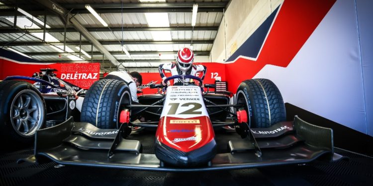 Výborný týmový výsledek Charouz Racing System v kvalifikaci F2 v Silverstone