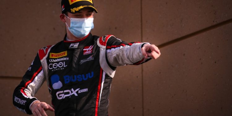 F2 v Bahrajnu: Skvělý Delétraz třetí, nešťastný Piquet nedojel