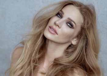 Verešová vypadá božsky! Nafotila kalendář v rouše Evině a fakt to stojí za to