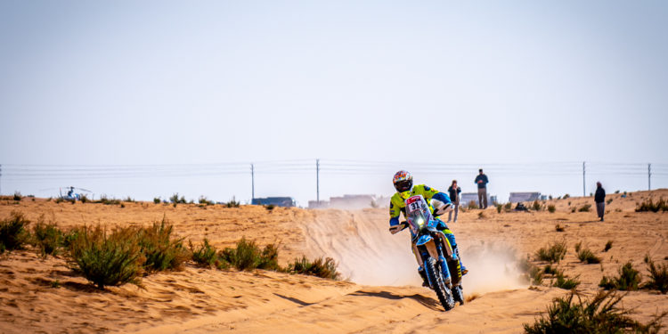 Tajemství „blue army“? Motorkáře Michka a Engela zrychluje unikátní česká technika