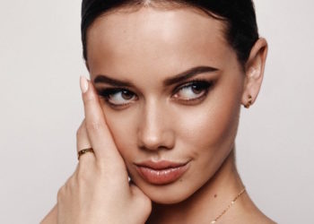 Krásné šperky a sexy žena: To je Cartier a Gášpárová